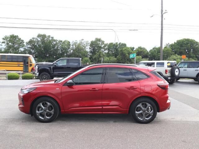 2023 Ford Escape ST-Line — photo 1 of 2