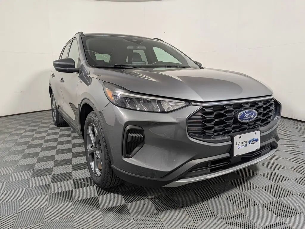 2025 Ford Escape ST-Line — photo 1 of 1
