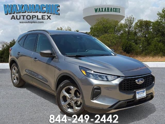 2025 Ford Escape ST-Line — photo 1 of 13