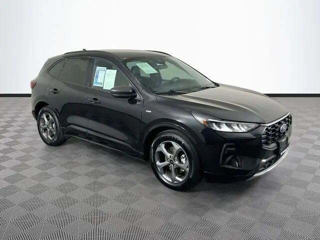 2023 Ford Escape ST-Line — photo 1 of 13
