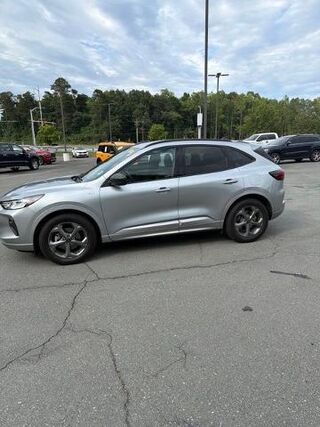 2023 Ford Escape ST-Line — photo 1 of 1