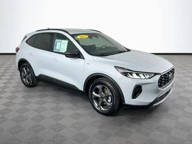 2025 Ford Escape ST-Line — photo 1 of 13
