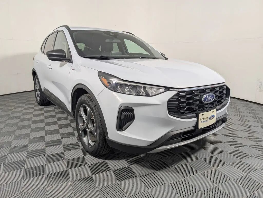 2025 Ford Escape ST-Line — photo 1 of 15