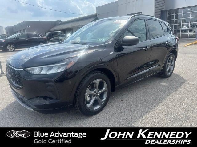 2023 Ford Escape ST-Line — photo 1 of 13