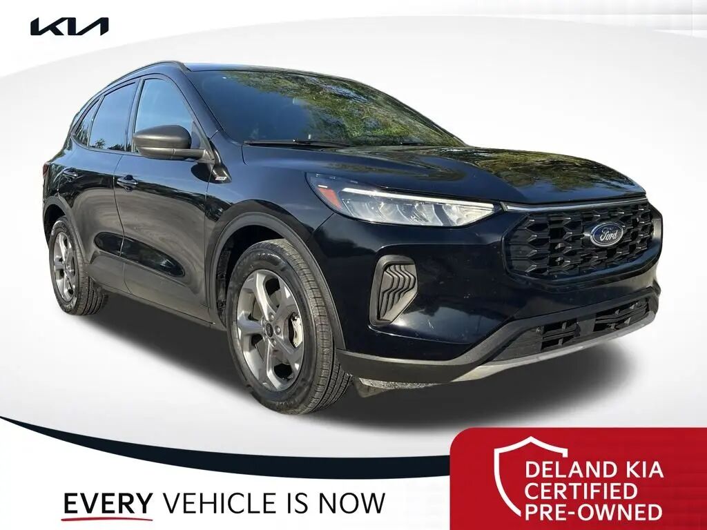 2025 Ford Escape ST-Line — photo 1 of 13