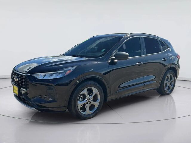 2023 Ford Escape ST-Line — photo 1 of 13