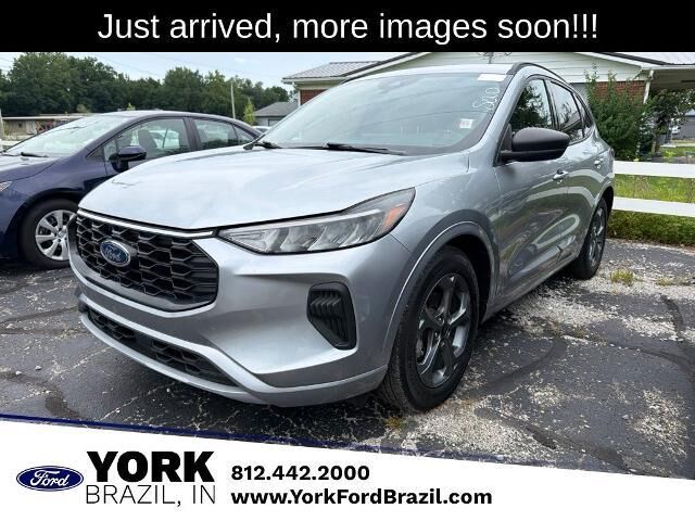 2023 Ford Escape ST-Line — photo 1 of 13