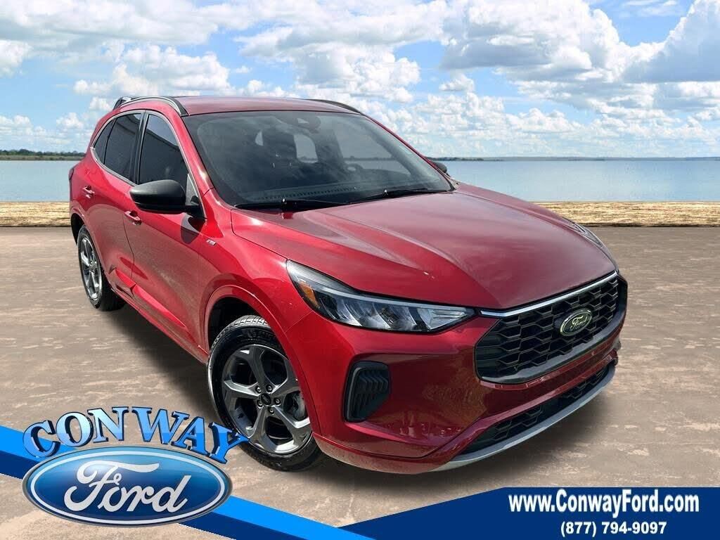 2024 Ford Escape ST-Line — photo 1 of 10