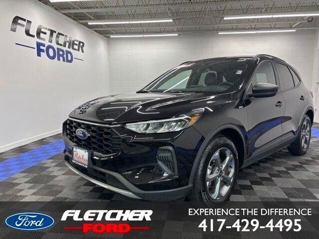 2025 Ford Escape ST-Line — photo 1 of 6