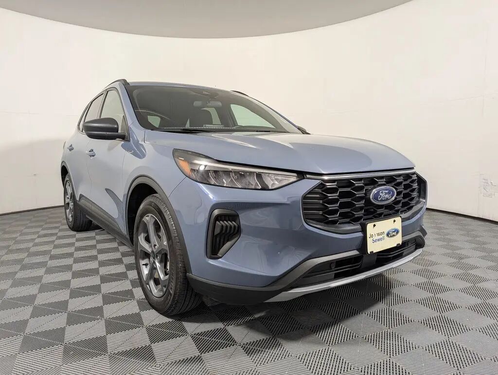 2025 Ford Escape ST-Line — photo 1 of 13