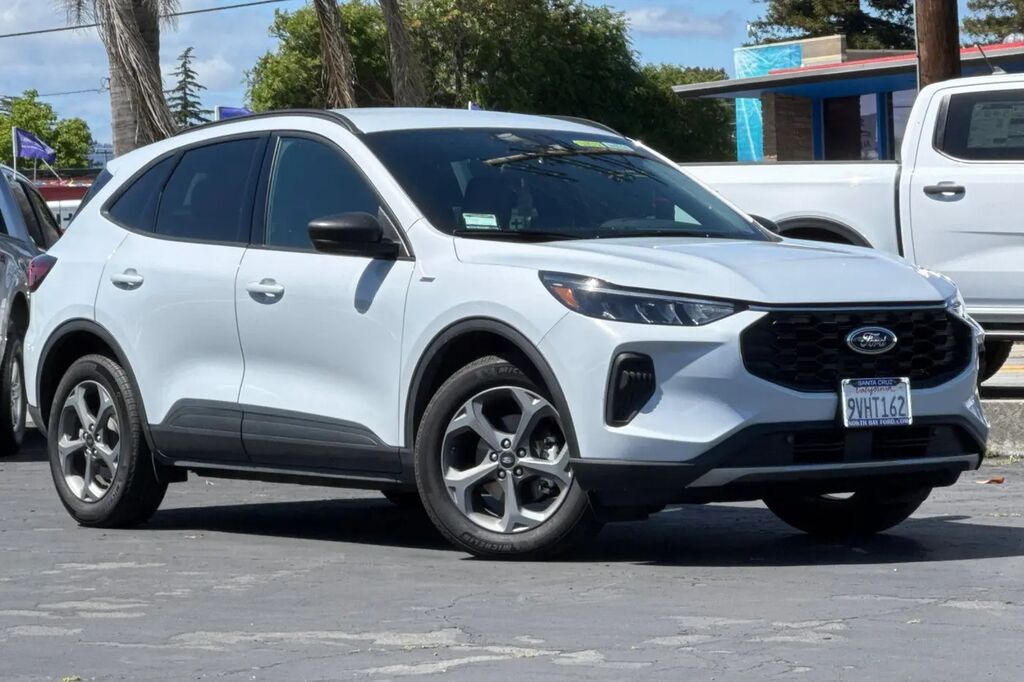 2025 Ford Escape Hybrid ST-Line — photo 1 of 11