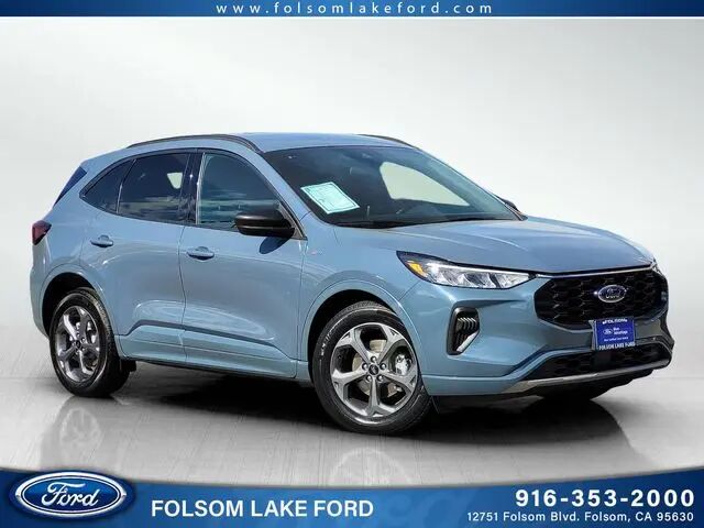2023 Ford Escape Hybrid ST-Line — photo 1 of 6
