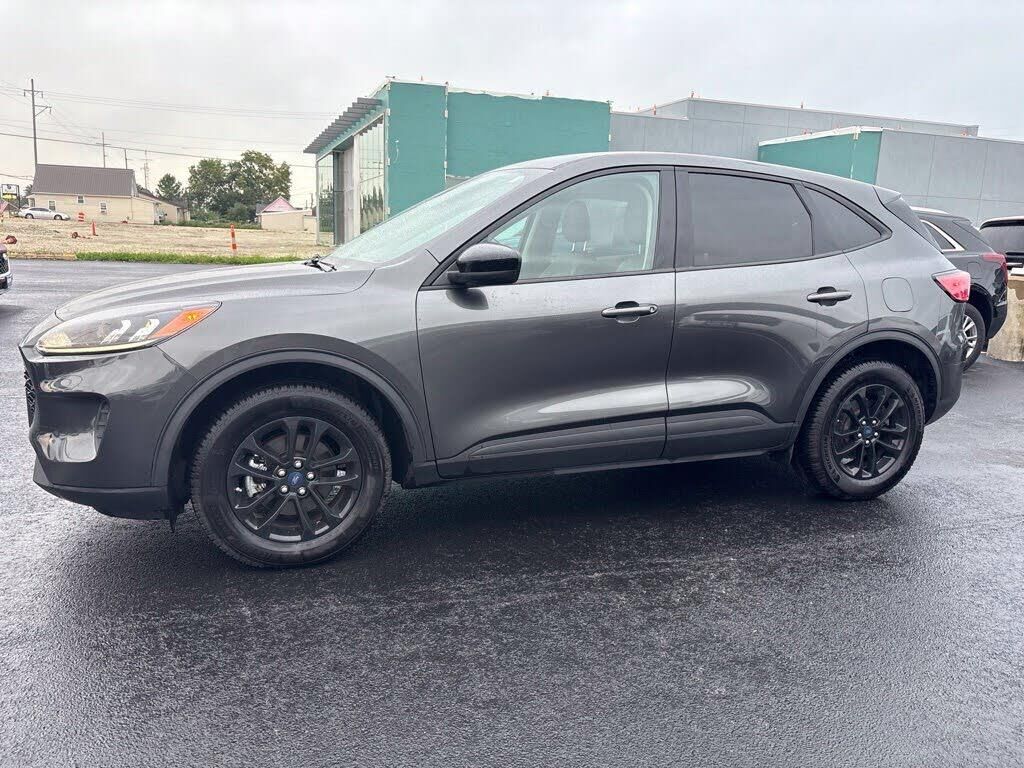2020 Ford Escape Hybrid SE Sport — photo 1 of 1
