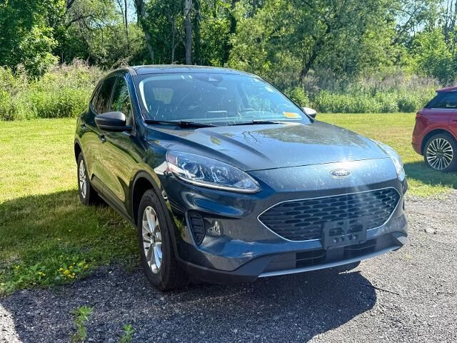 2022 Ford Escape Hybrid SE