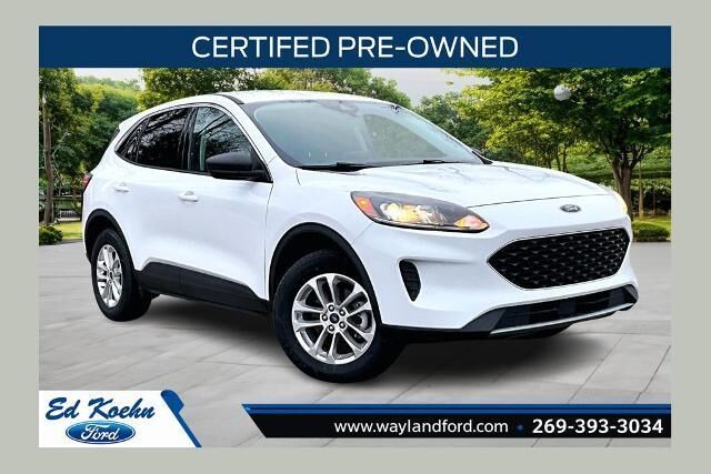 2022 Ford Escape Hybrid SE