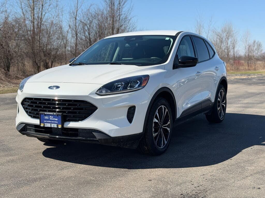2022 Ford Escape Hybrid SE — photo 1 of 1