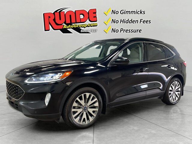2022 Ford Escape Titanium Hybrid