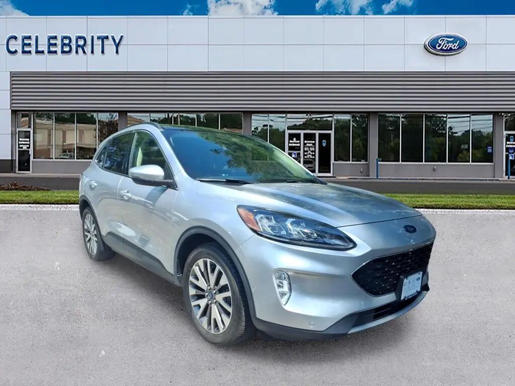 2020 Ford Escape Hybrid Titanium — photo 1 of 13