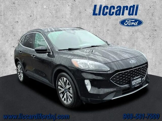 2022 Ford Escape Hybrid Titanium