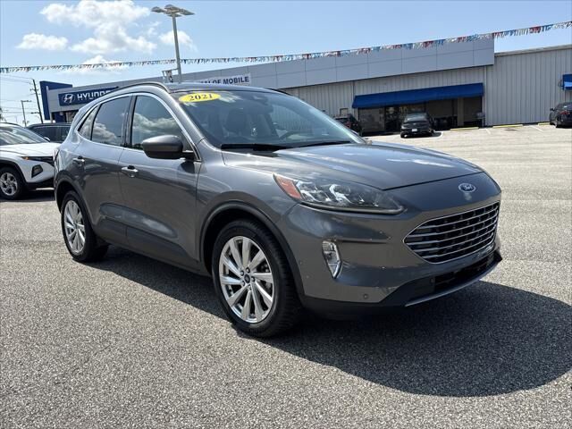 2021 Ford Escape Hybrid Titanium — photo 1 of 13