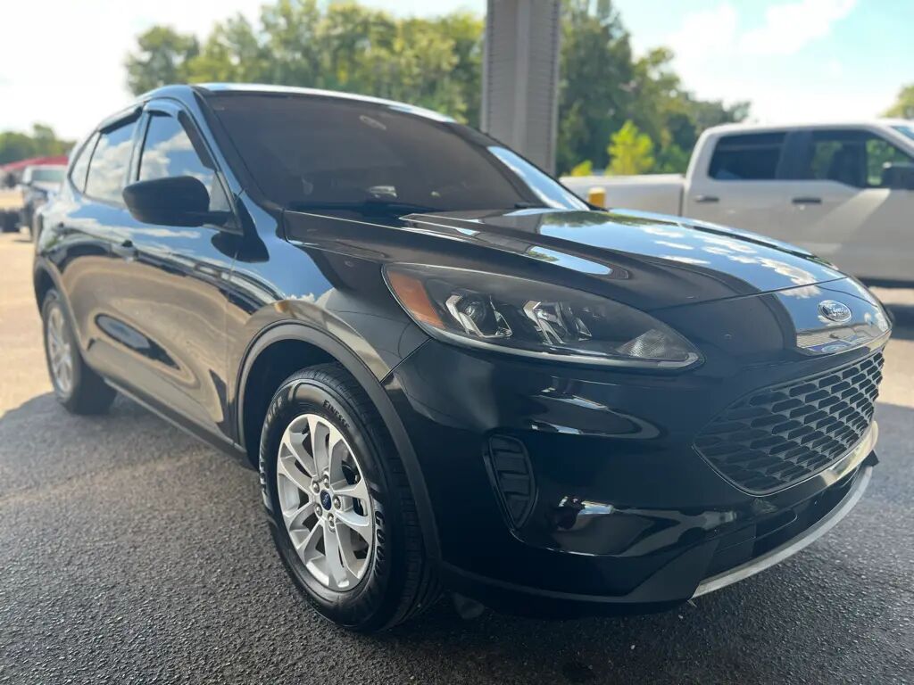 2020 Ford Escape S — photo 1 of 13