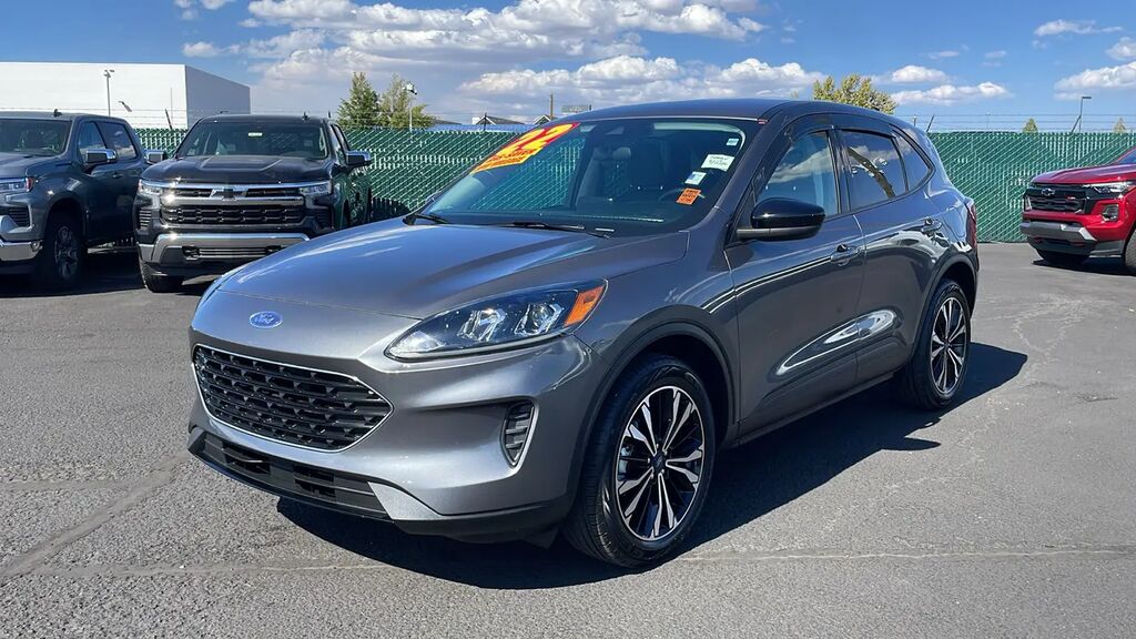 2022 Ford Escape SE — photo 1 of 13