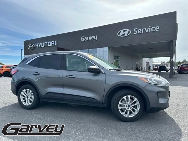 2022 Ford Escape SE — photo 1 of 13
