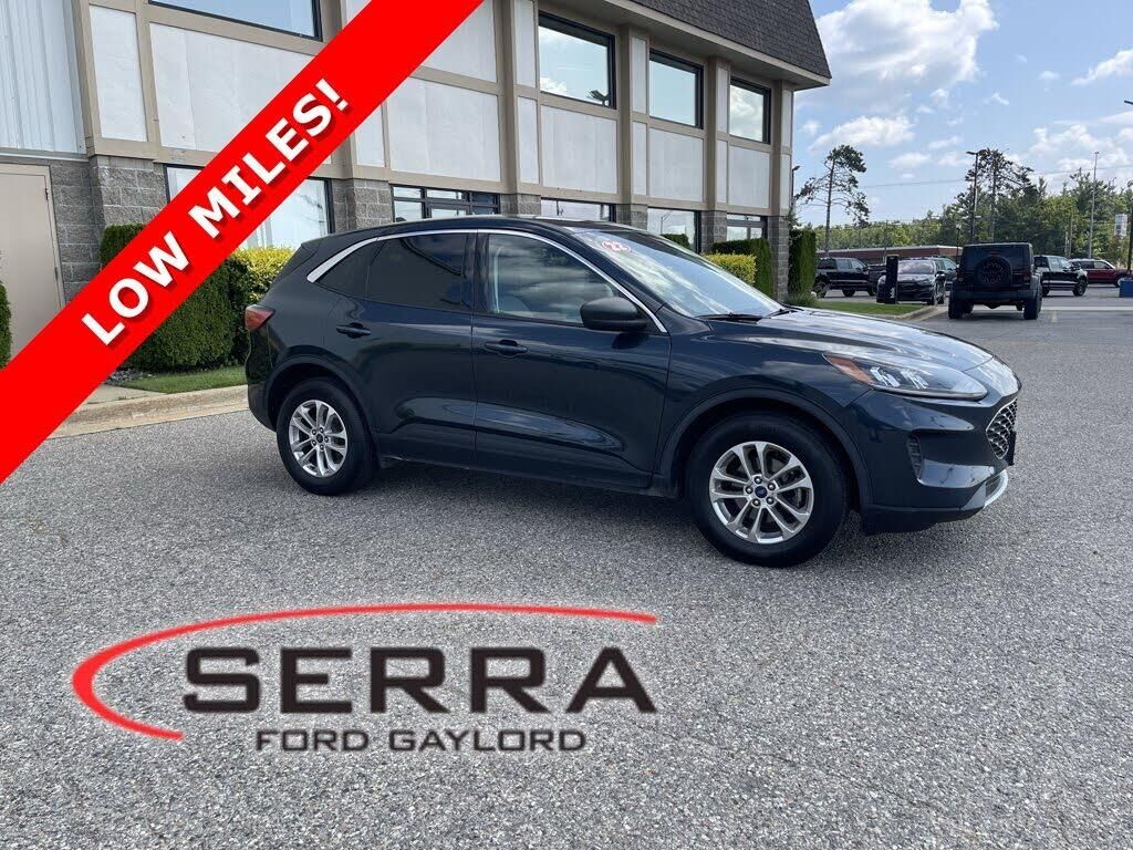 2022 Ford Escape SE — photo 1 of 1