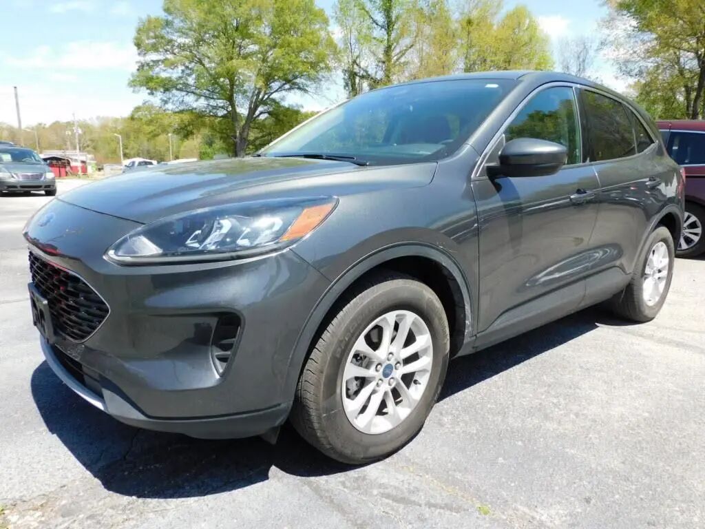 2020 Ford Escape SE — photo 1 of 13