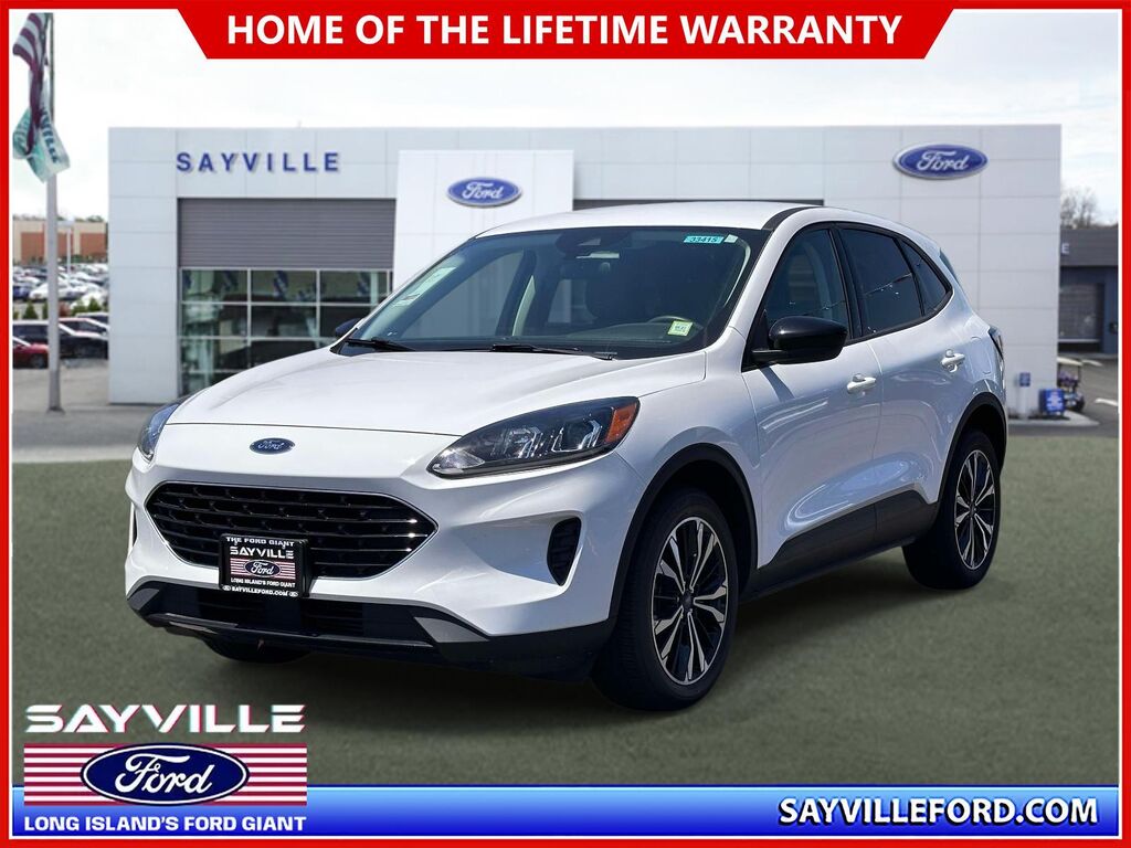 2022 Ford Escape SE — photo 1 of 13