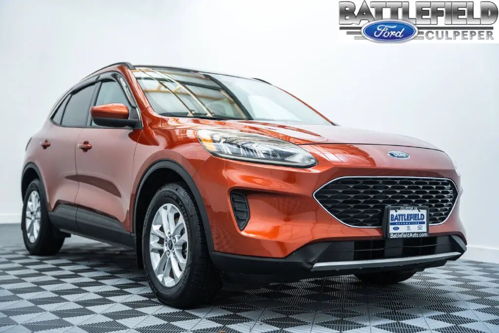 2020 Ford Escape SE — photo 1 of 13