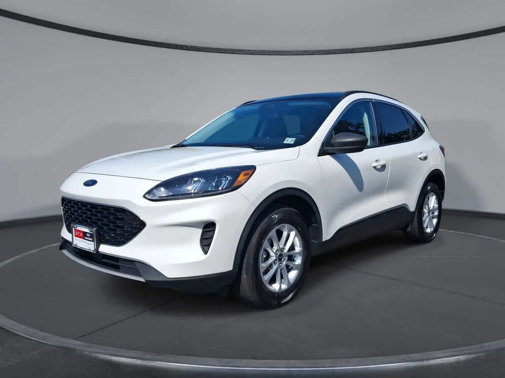 2022 Ford Escape SE — photo 1 of 13