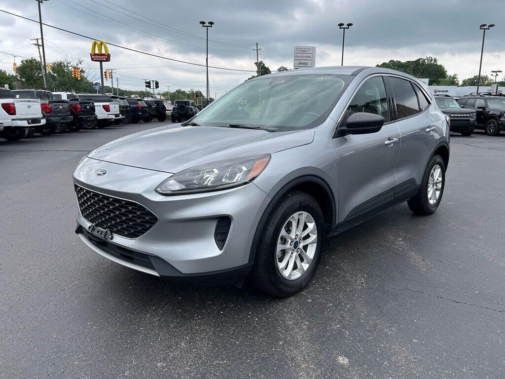 2022 Ford Escape SE — photo 1 of 2