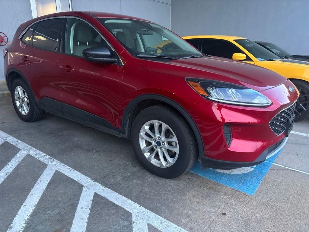2022 Ford Escape SE — photo 1 of 2