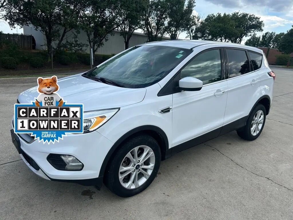 2019 Ford Escape SE — photo 1 of 21