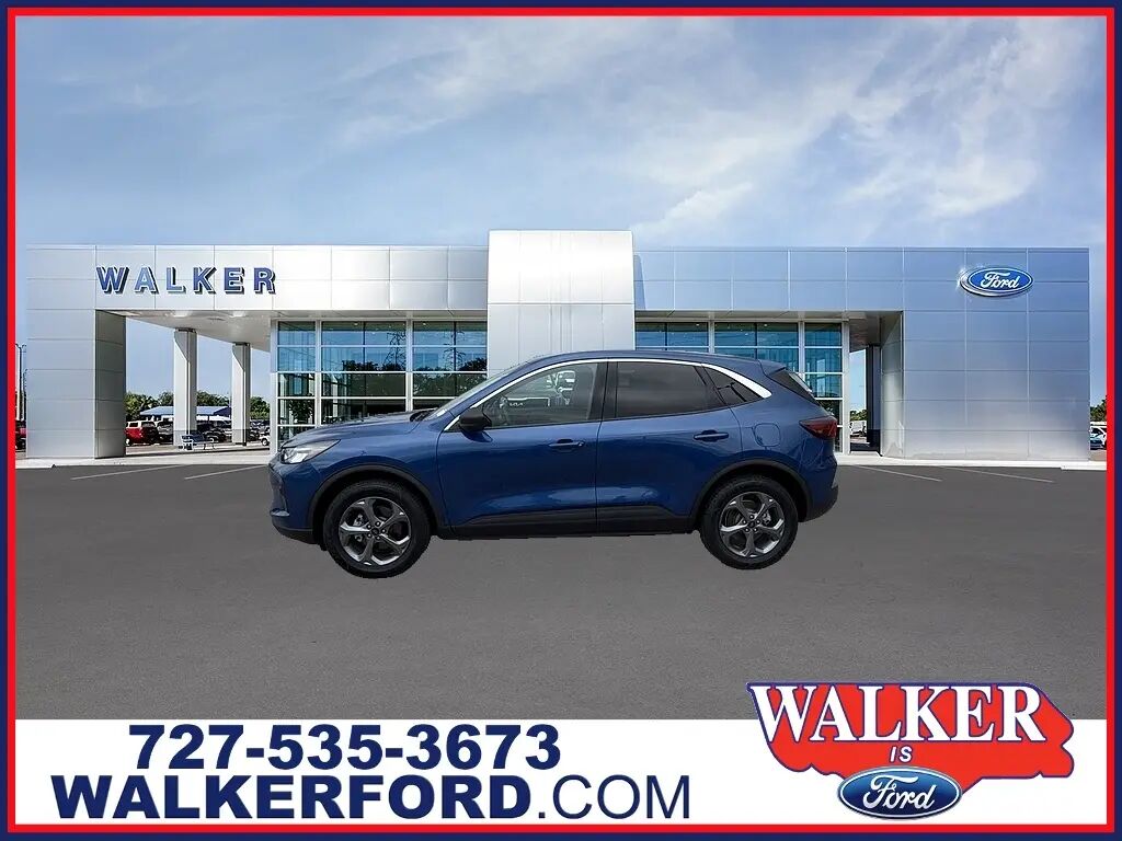 2023 Ford Escape Active — photo 1 of 13