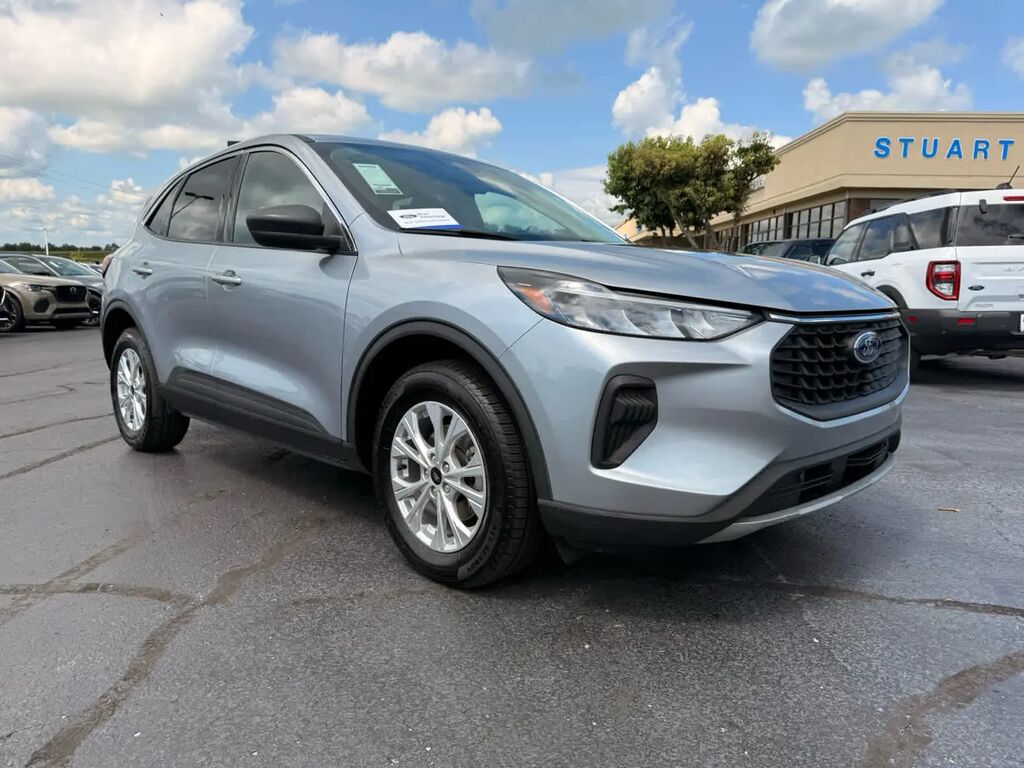 2023 Ford Escape Active — photo 1 of 13