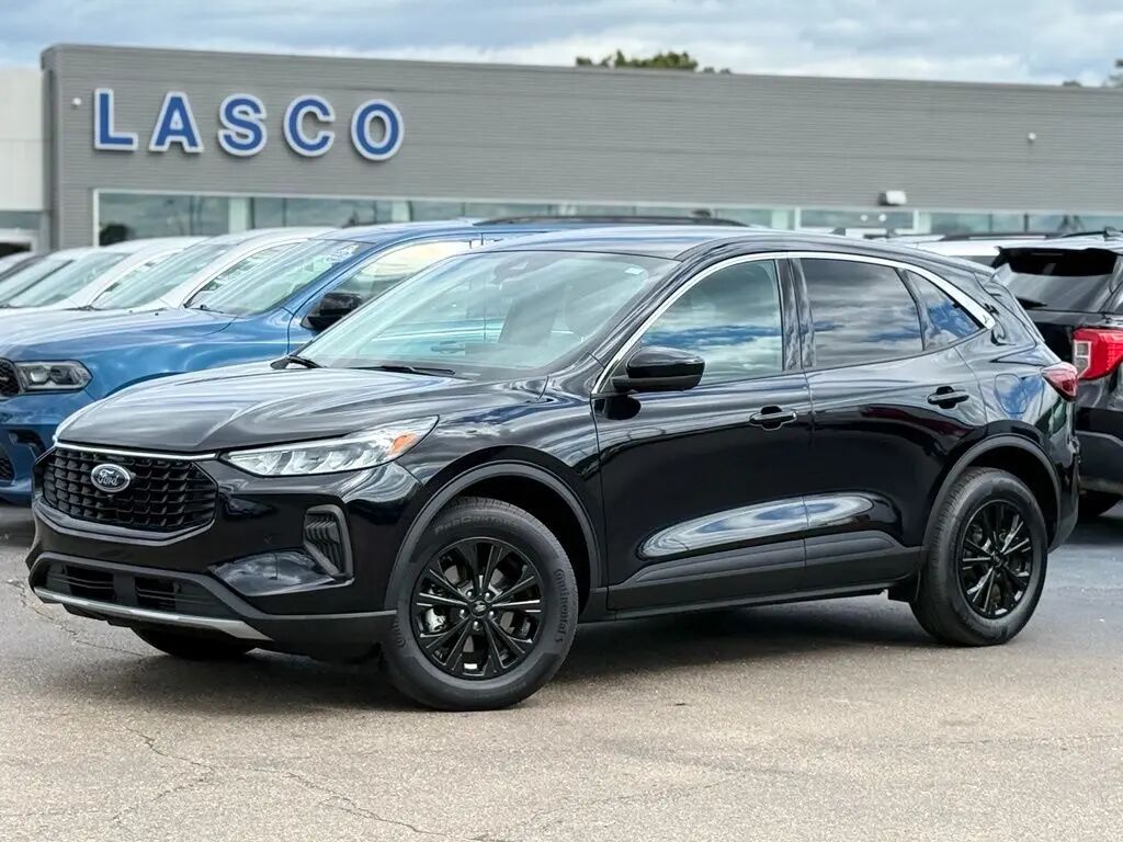 2024 Ford Escape Active — photo 1 of 13