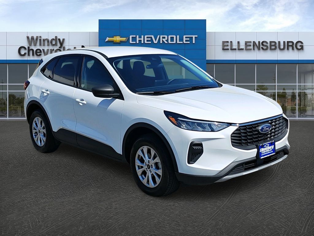 2025 Ford Escape — photo 1 of 13