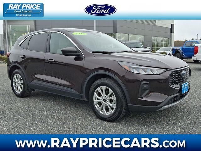 2023 Ford Escape Active — photo 1 of 13
