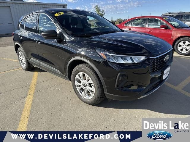 2025 Ford Escape Active — photo 1 of 13