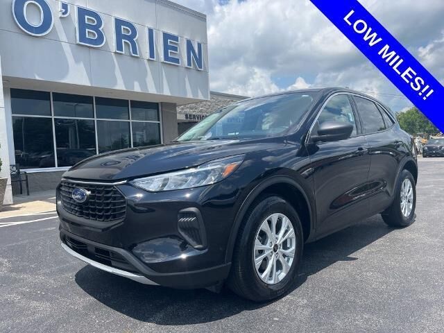 2023 Ford Escape Active — photo 1 of 13
