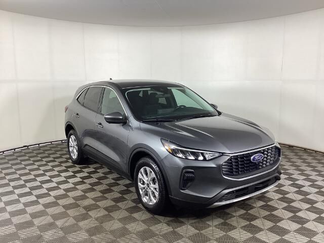 2023 Ford Escape Active — photo 1 of 13