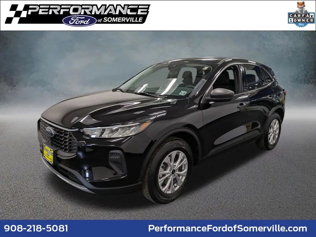 2023 Ford Escape Active — photo 1 of 13
