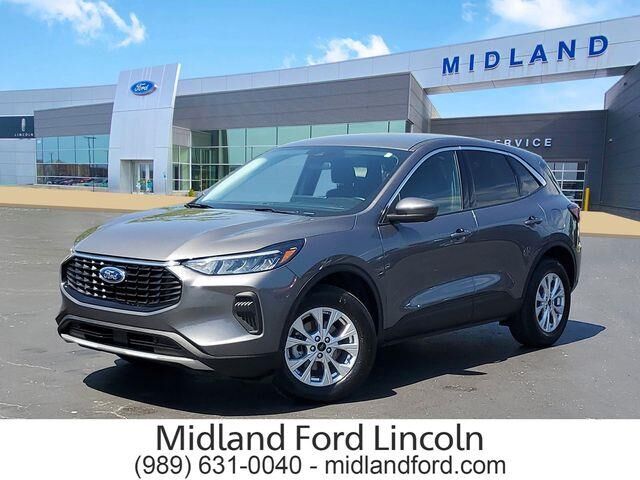 2024 Ford Escape Active — photo 1 of 13