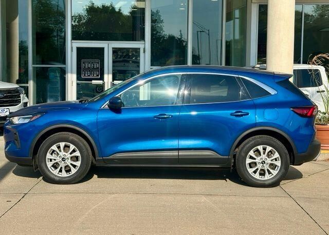 2023 Ford Escape Active — photo 1 of 12