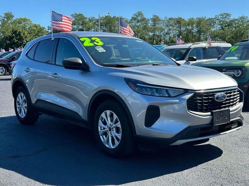 2023 Ford Escape Active — photo 1 of 13