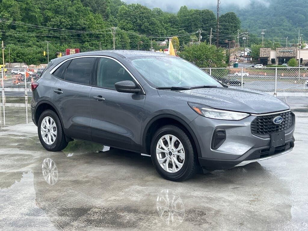 2024 Ford Escape Active — photo 1 of 1