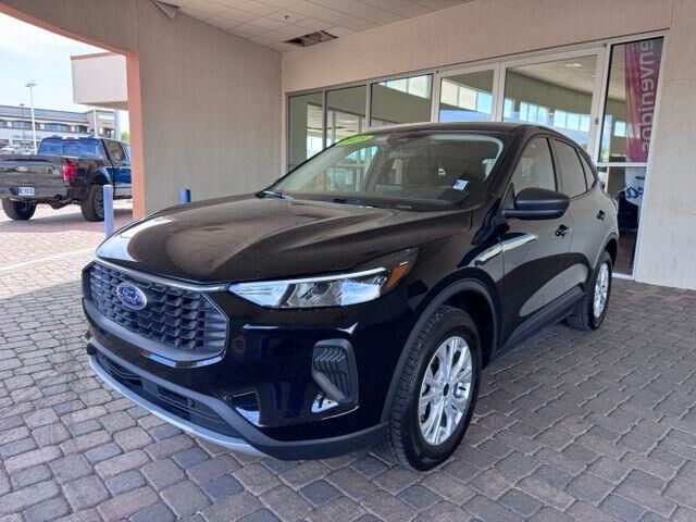 2025 Ford Escape Active — photo 1 of 13