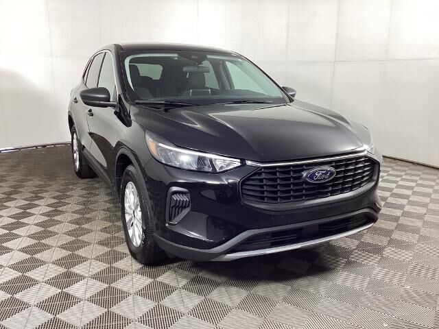 2023 Ford Escape Active — photo 1 of 13